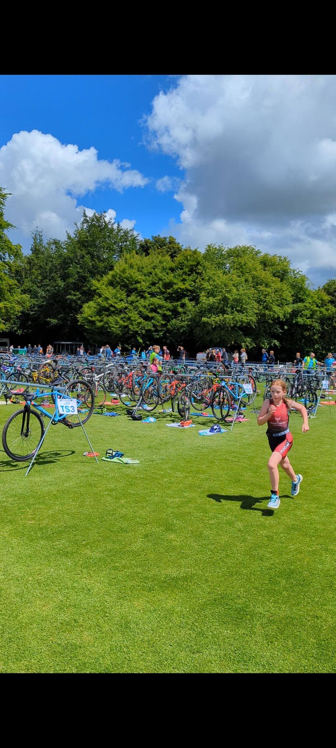 Triathlon competitors